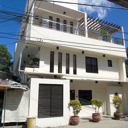 Blue Rock Resort Olongapo Exterior photo