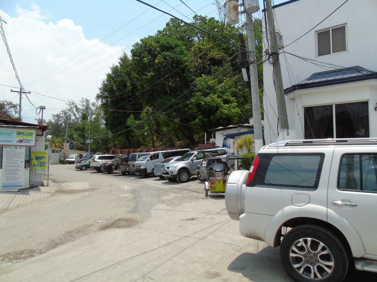 Blue Rock Resort Olongapo Exterior photo