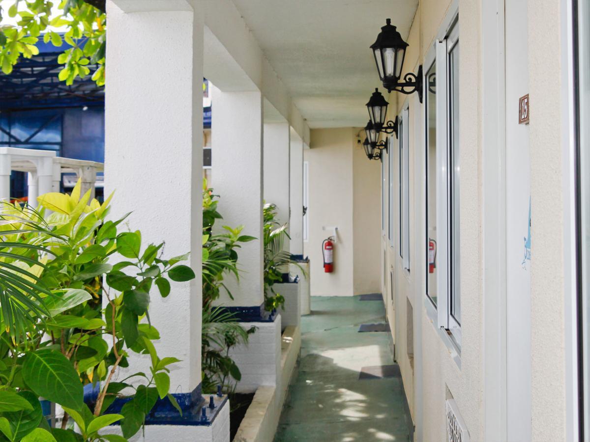 Blue Rock Resort Olongapo Exterior photo