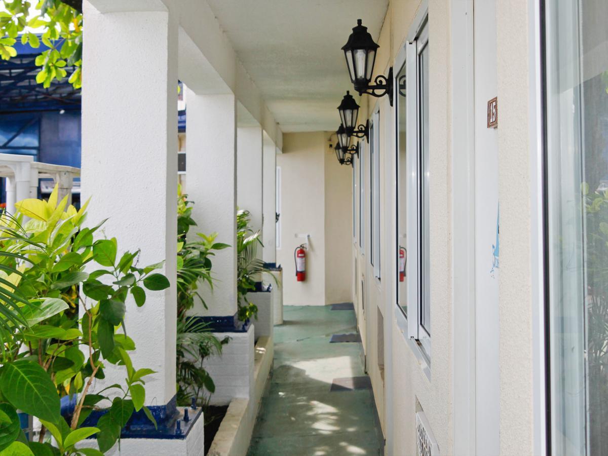 Blue Rock Resort Olongapo Exterior photo