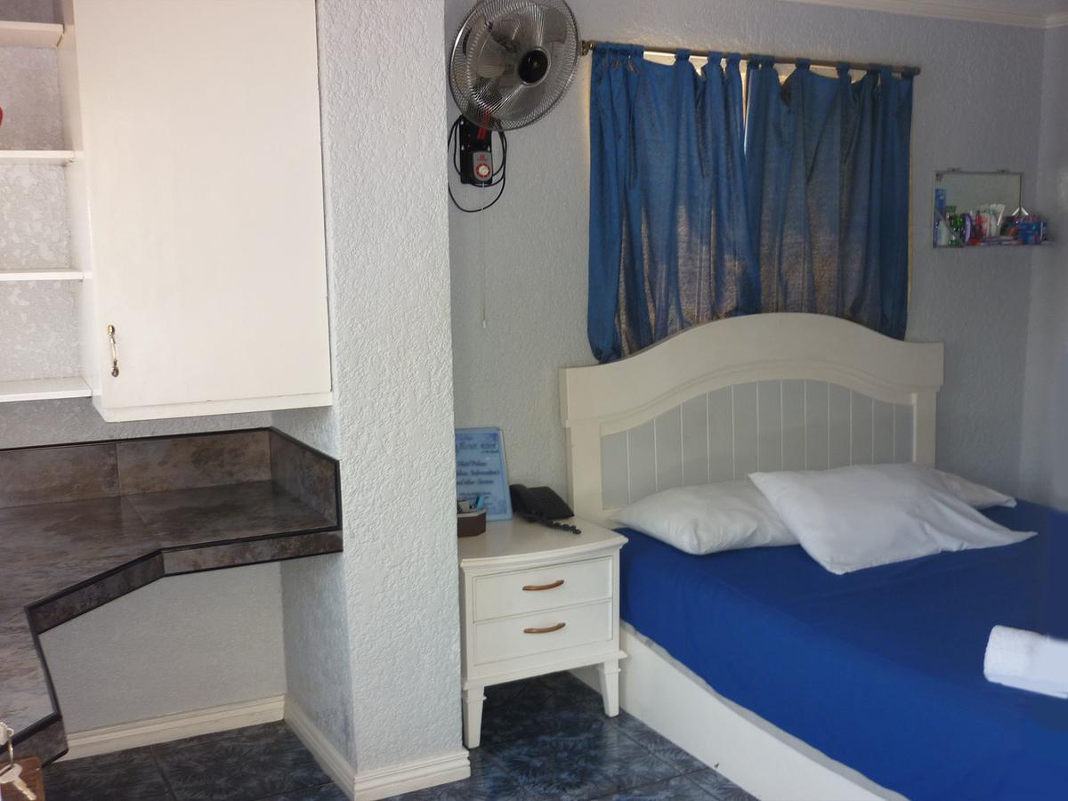 Blue Rock Resort Olongapo Exterior photo