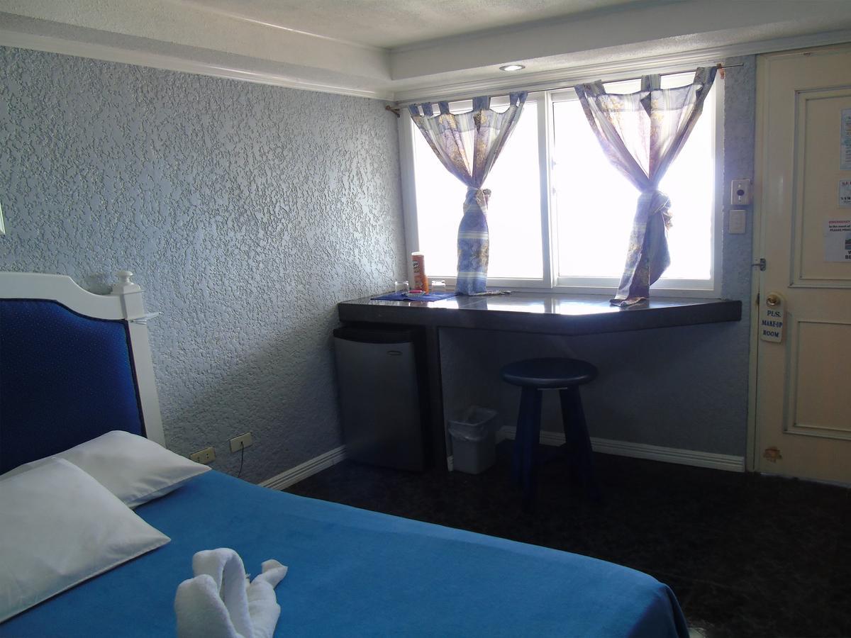 Blue Rock Resort Olongapo Exterior photo