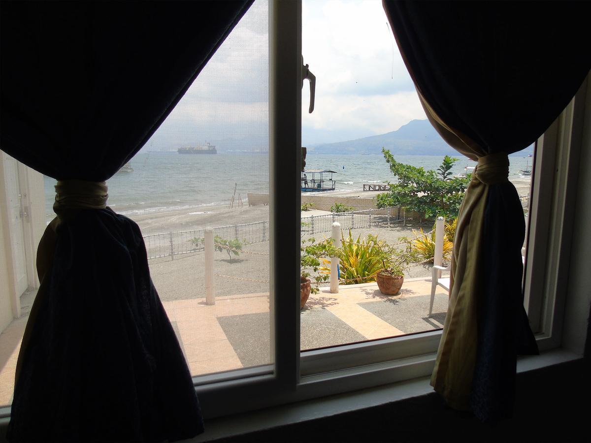 Blue Rock Resort Olongapo Exterior photo