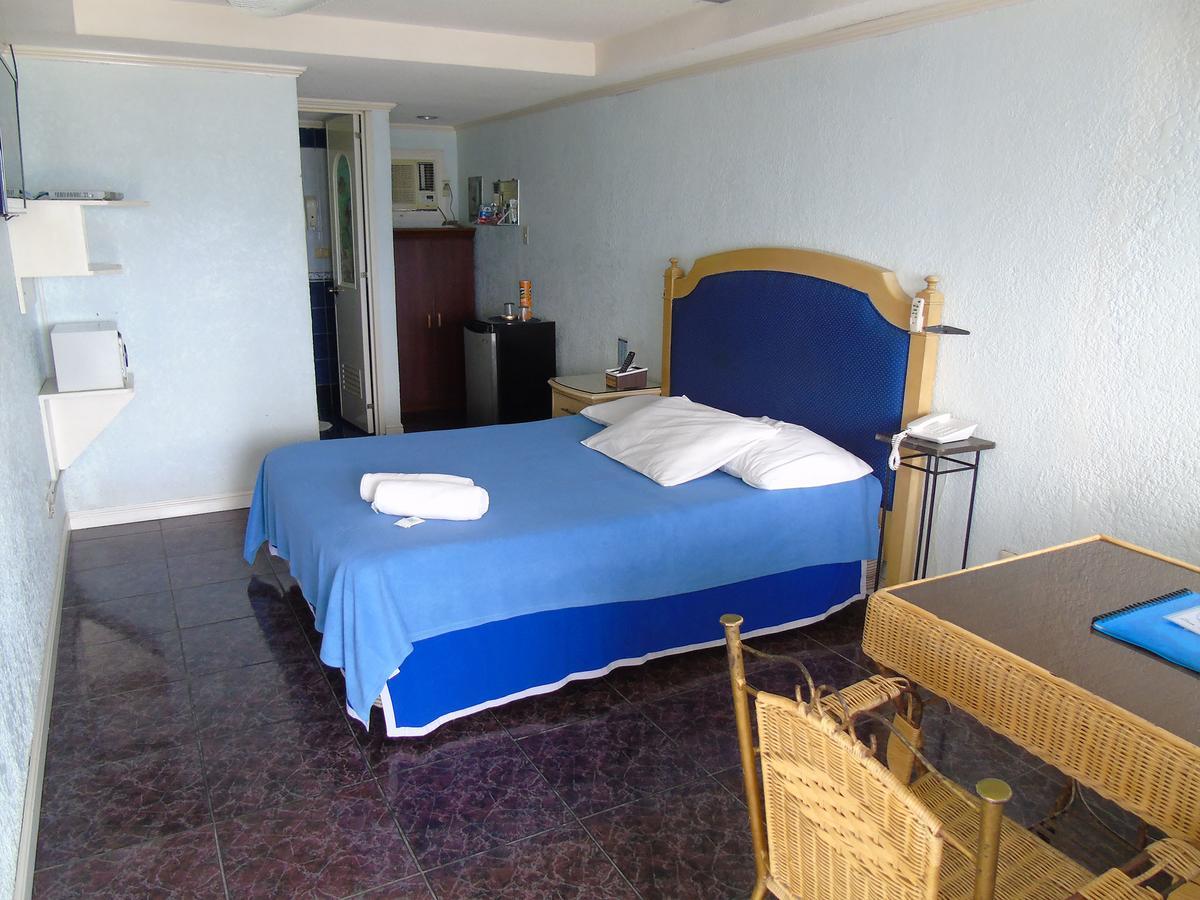 Blue Rock Resort Olongapo Exterior photo