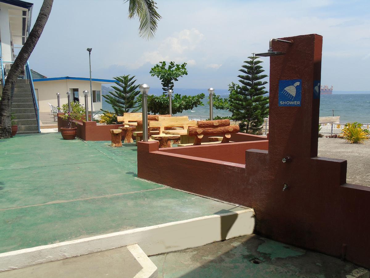 Blue Rock Resort Olongapo Exterior photo