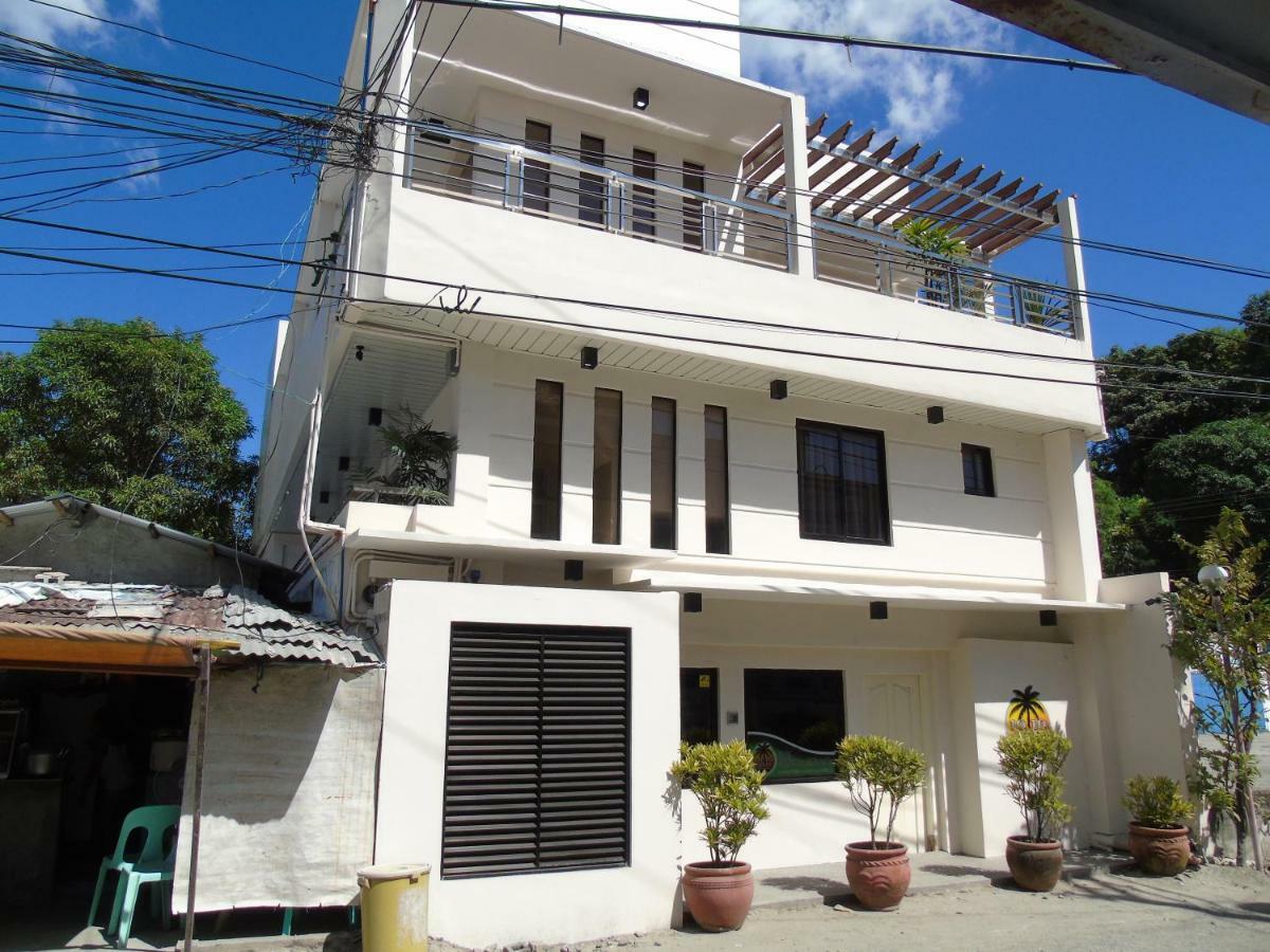 Blue Rock Resort Olongapo Exterior photo